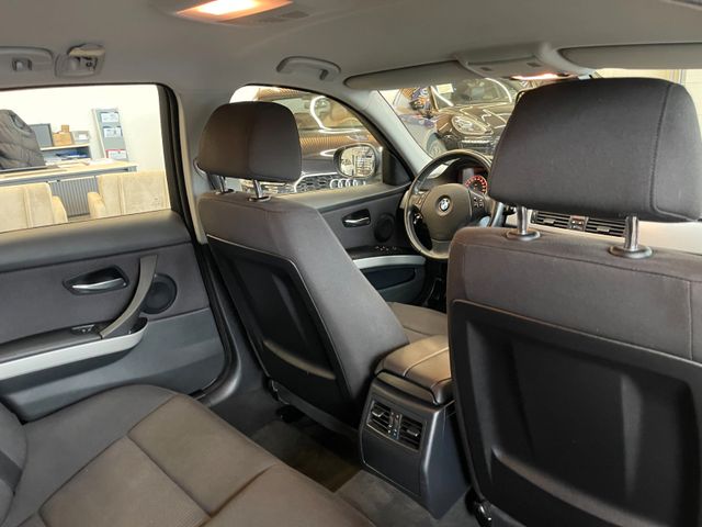 BMW 318i  Touring *NAVI*KLIMA*TEMPOMAT*>SZHZ*