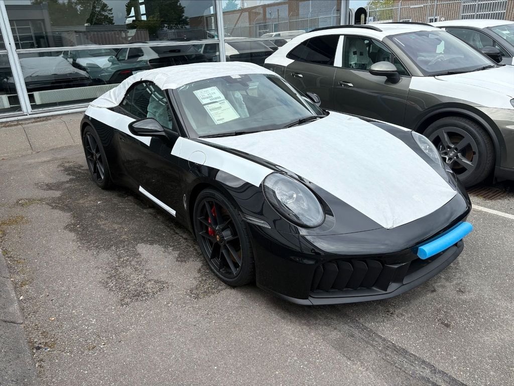 Porsche 911 Carrera 4 GTS T-Hybrid Cabriolet