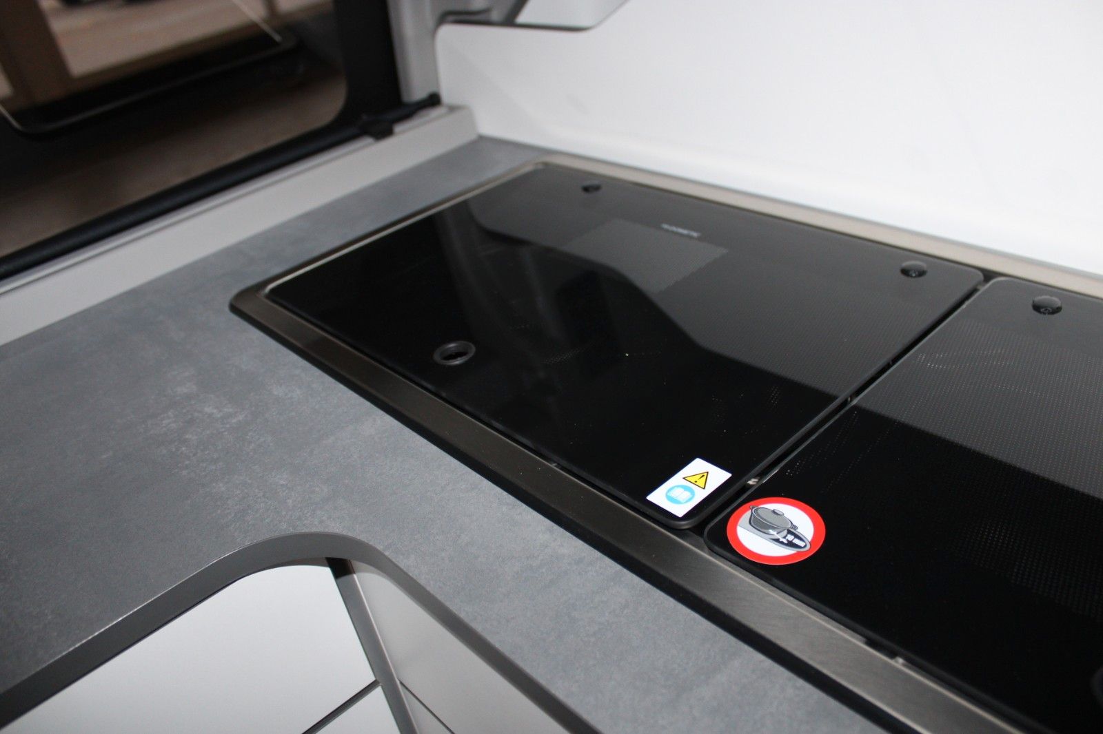 Fahrzeugabbildung Ford NUGGET L1 Titanium MARKISE + Aufstelldach SOFORT