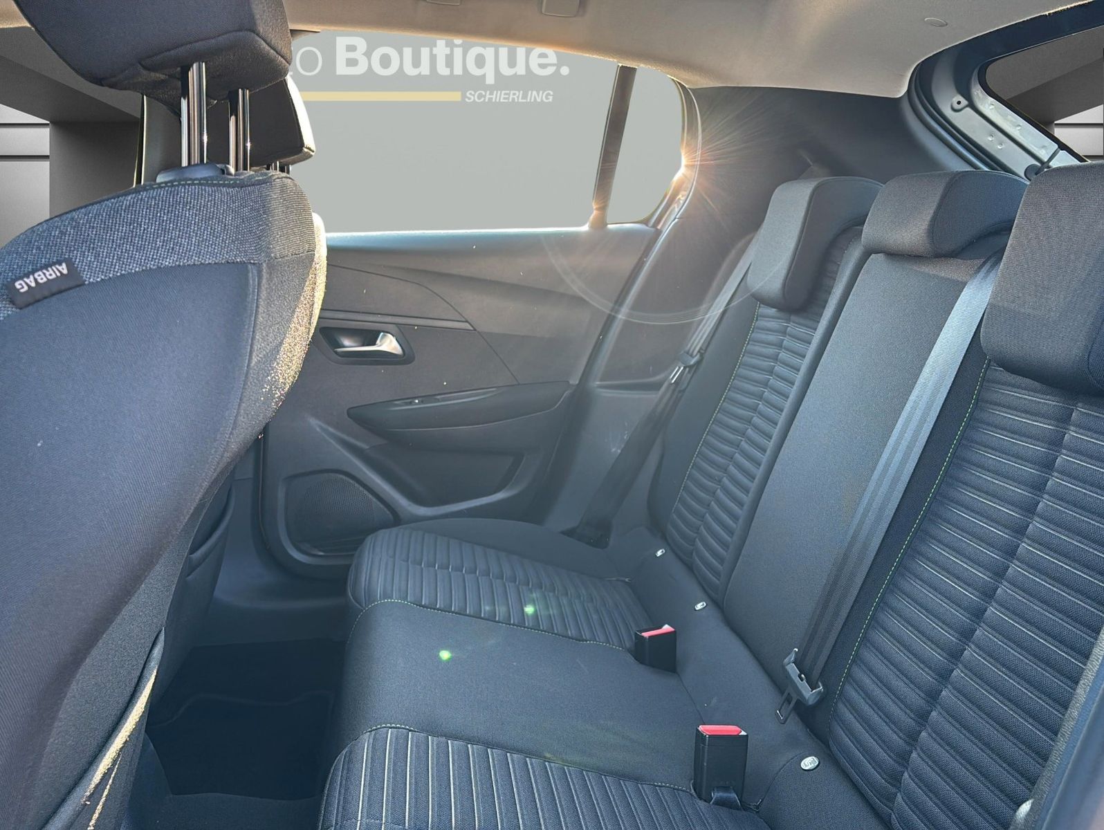 Peugeot 208 - Bild 11