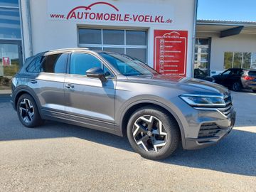 Volkswagen Touareg - 1