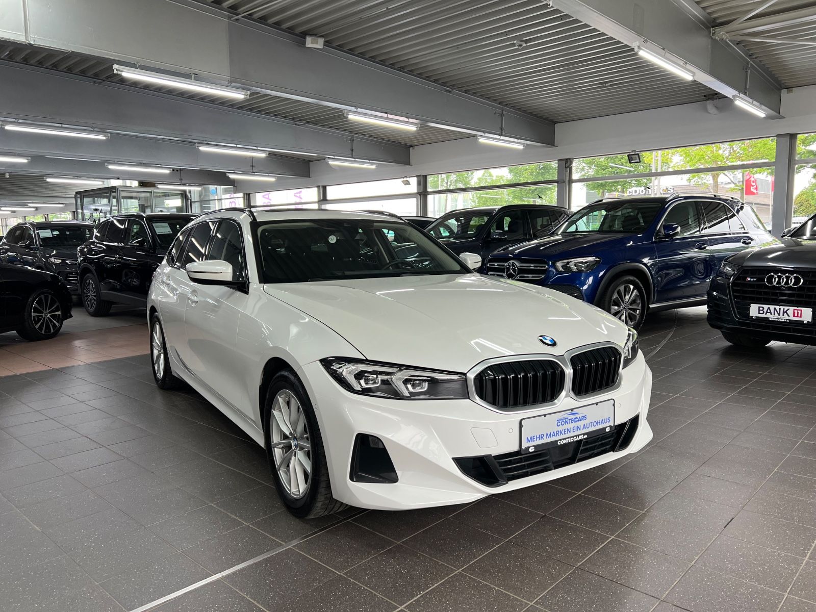 BMW 318d Touring HuD+DA+ACC+Panorama+Park+HaKa foto 3