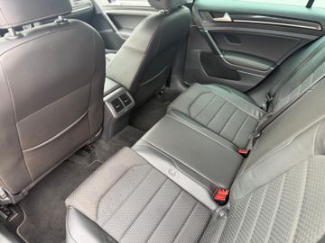 Volkswagen Golf - 8