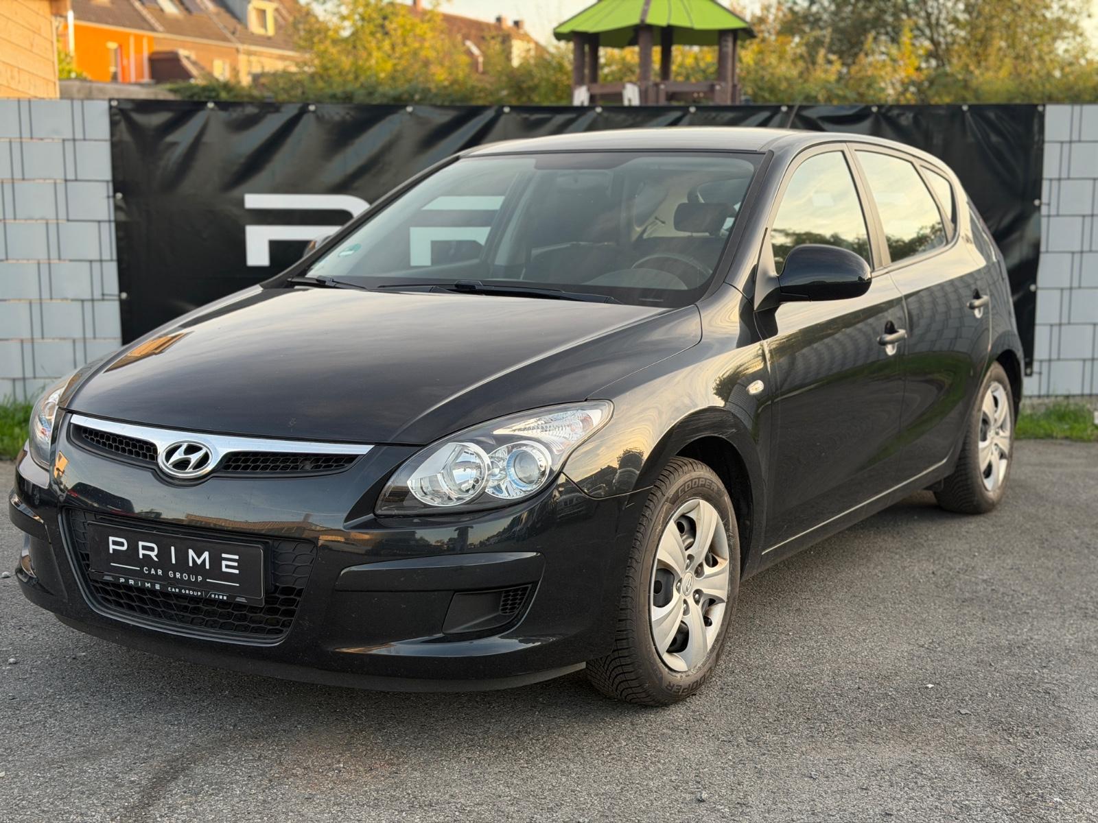Hyundai i30 1.6 CRDi  TÜV NEU*Scheckheftgepflegt*1Hand