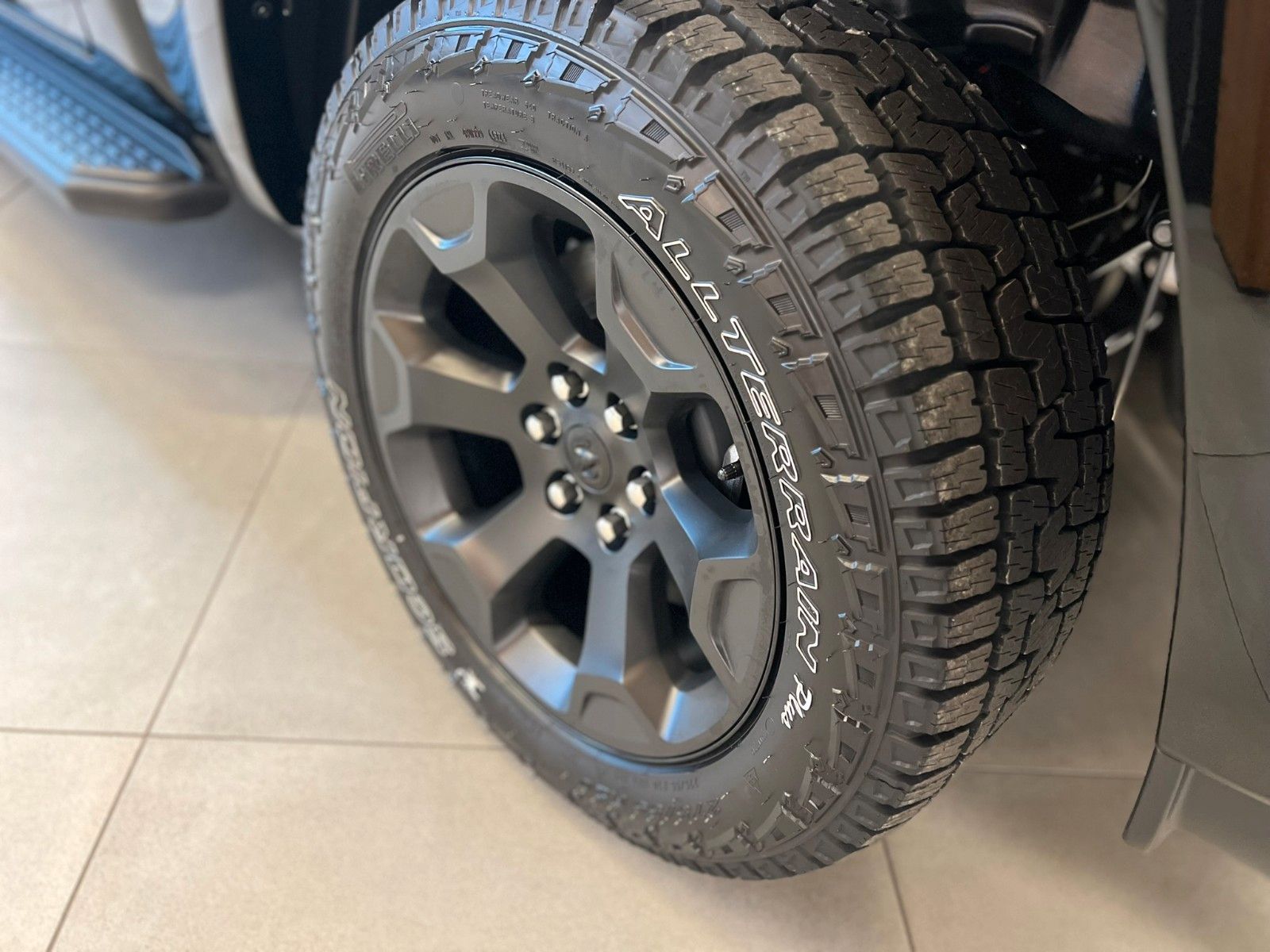 Fahrzeugabbildung Dodge RAM 1500 RTRNight  *LPG-Abdeckung-Allwetter*