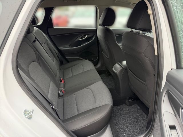 Fahrzeugabbildung Hyundai i30 cw Trend +NAVI+KLIMA+RFK+PDC+CARPLAY+UVM+