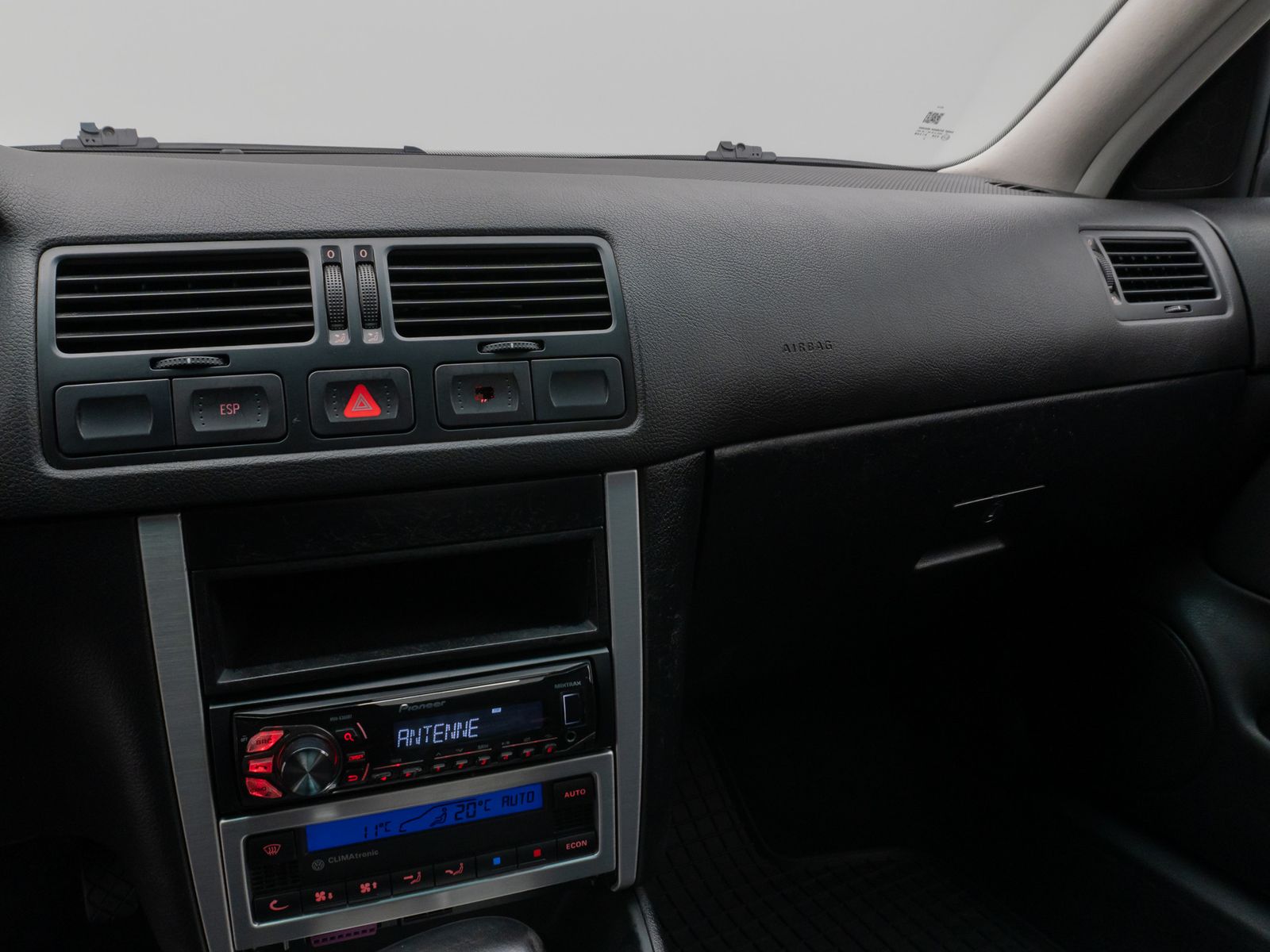 Fahrzeugabbildung Volkswagen Bora 1.6 Automat Special Lim. Klimaautomatik AHK