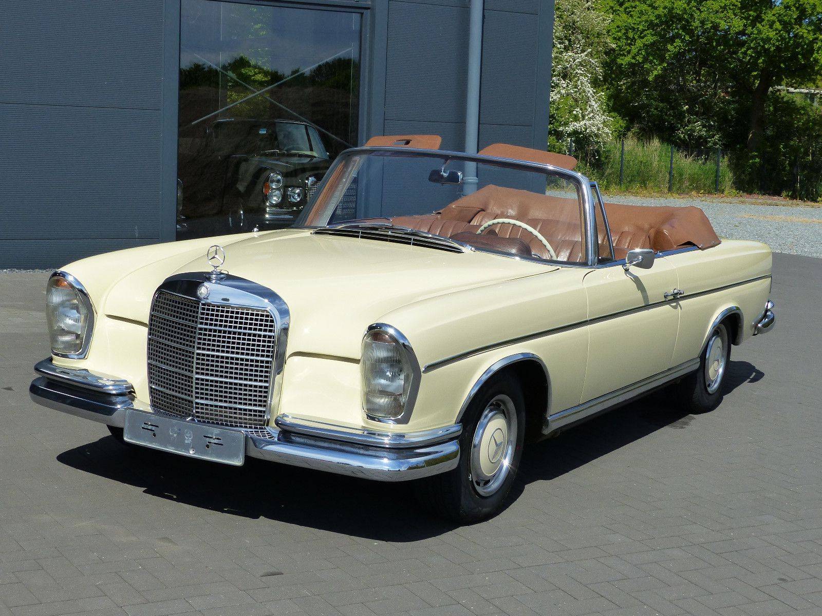 Fahrzeugabbildung Mercedes-Benz 250 SE Cabriolet *2.Hand*