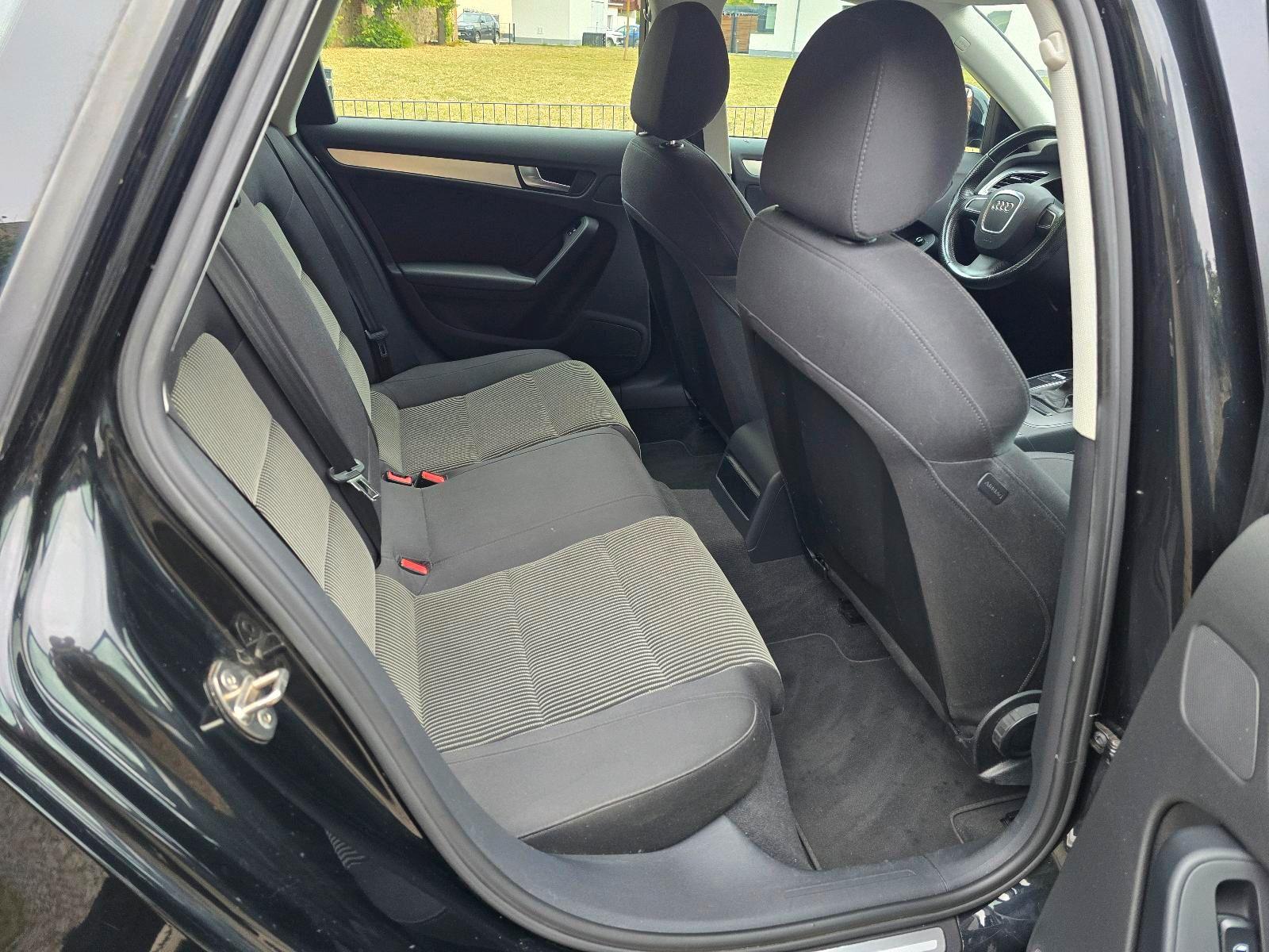 Audi A4 2008 — photo 12