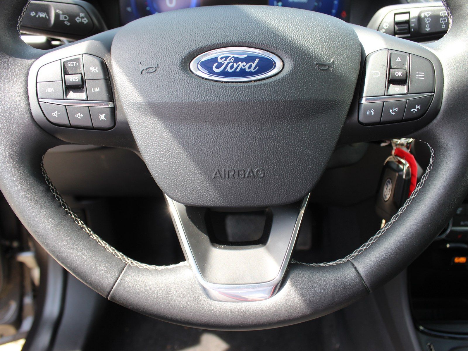 Fahrzeugabbildung Ford Puma Titanium 1,0 EcoBoost Mild Hybrid
