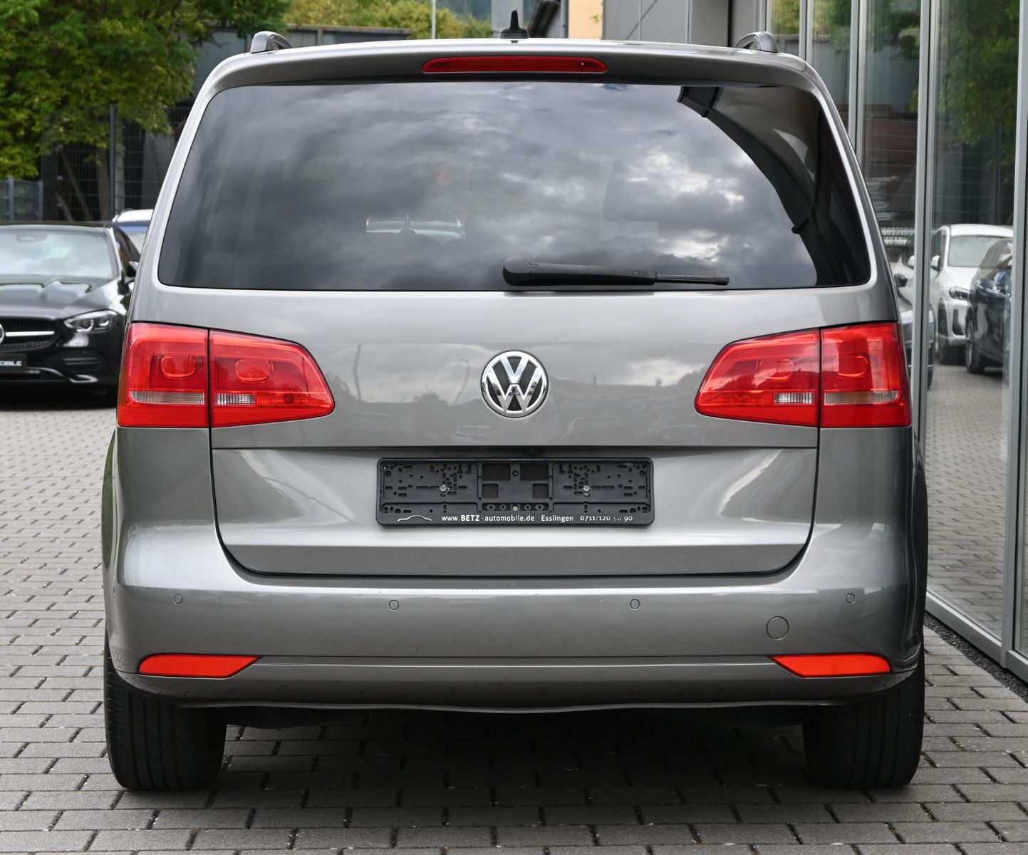Fahrzeugabbildung Volkswagen Touran 1.6 TDI Comfortline °7-SITZE°KAMERA°02.28