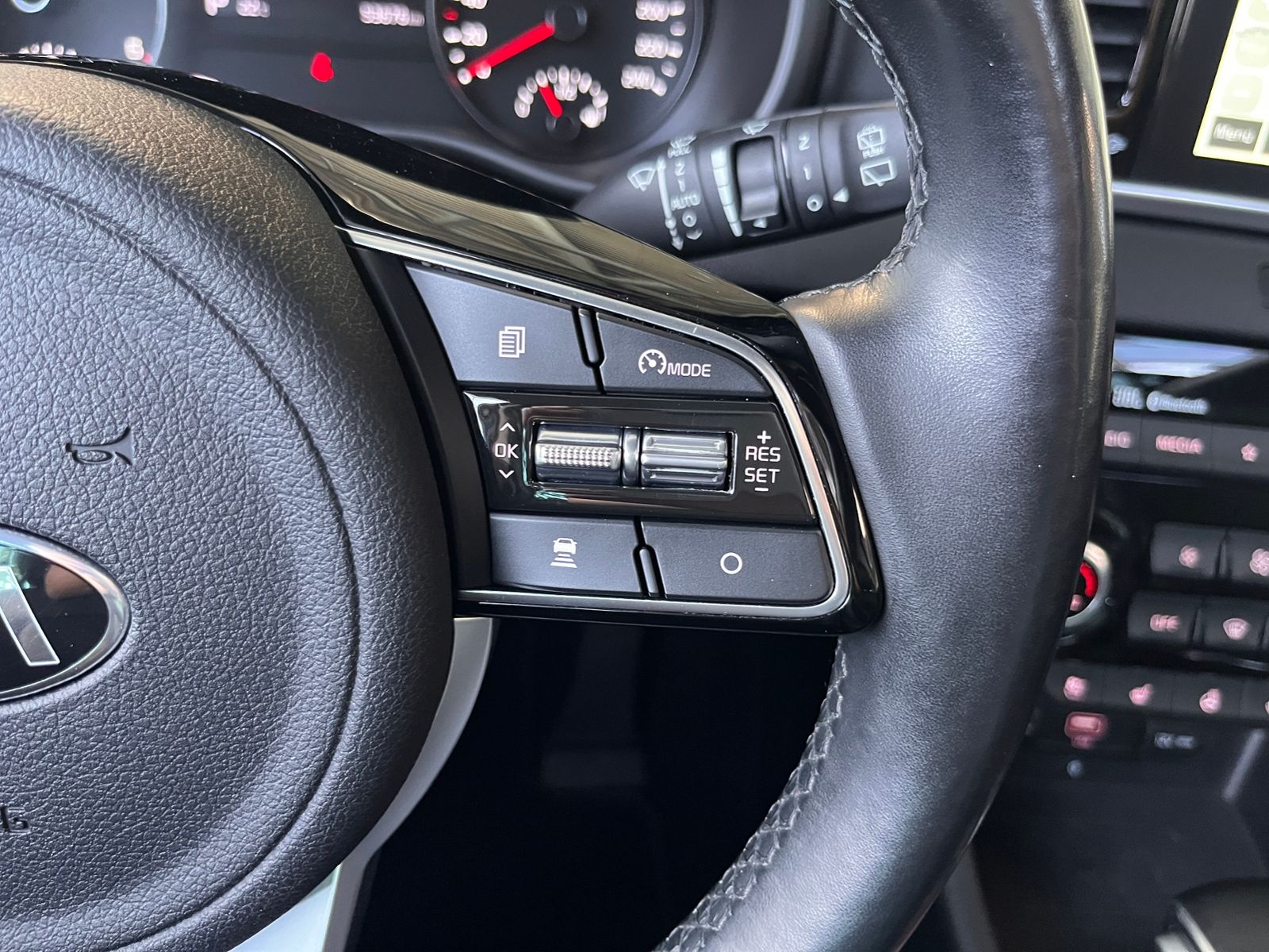 Fahrzeugabbildung Kia Sportage Platinum Edition 4WD AHK LEDER NAV SHZ