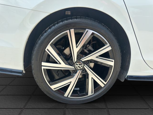 Golf Variant VIII Mildhybrid R-Line 1.5 eTSI DSG