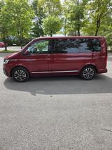 Volkswagen T6 Multivan Generation Six, 2,0TDI, AHK, Automat - gebrauchte VW T6 Multivan aus dem Jahr 2022