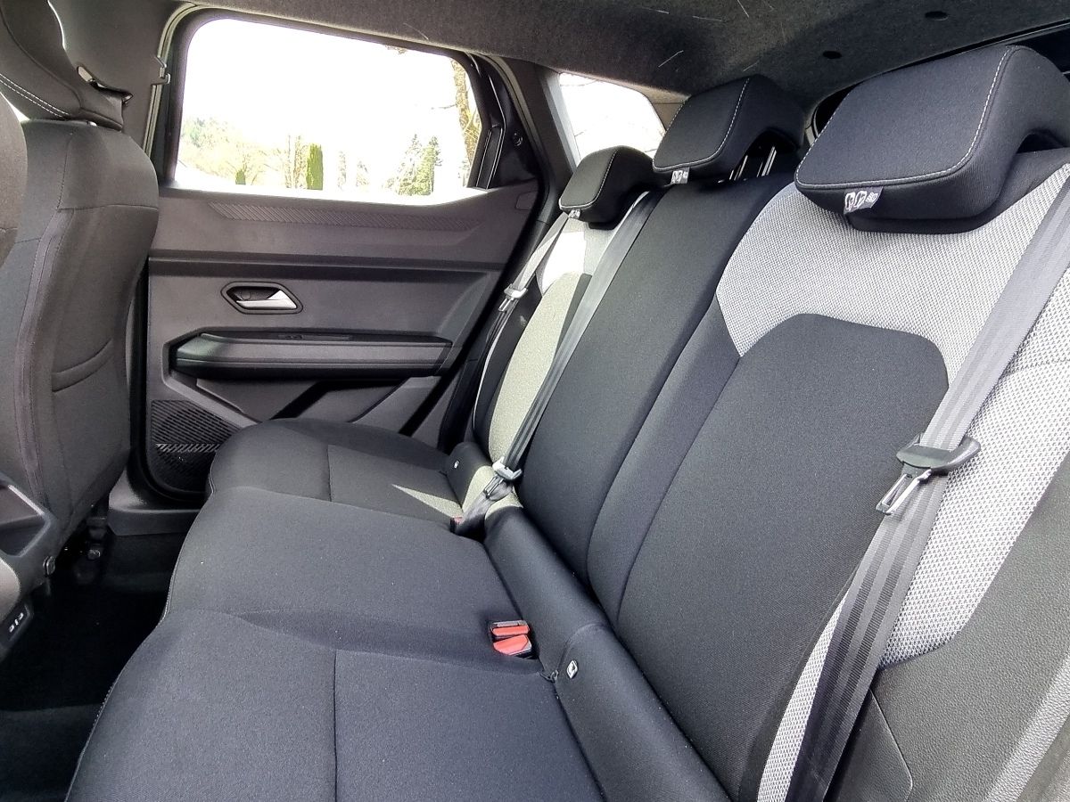 Fahrzeugabbildung Dacia Duster Journey hybrid-G 150 4x4