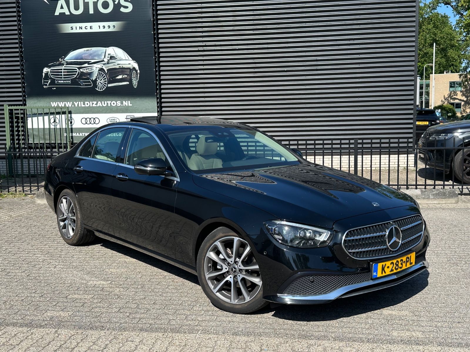 Mercedes-Benz E 200d/PANO/MEMORY/BURM./AHK/MULTIBEAM/360/VOLL!