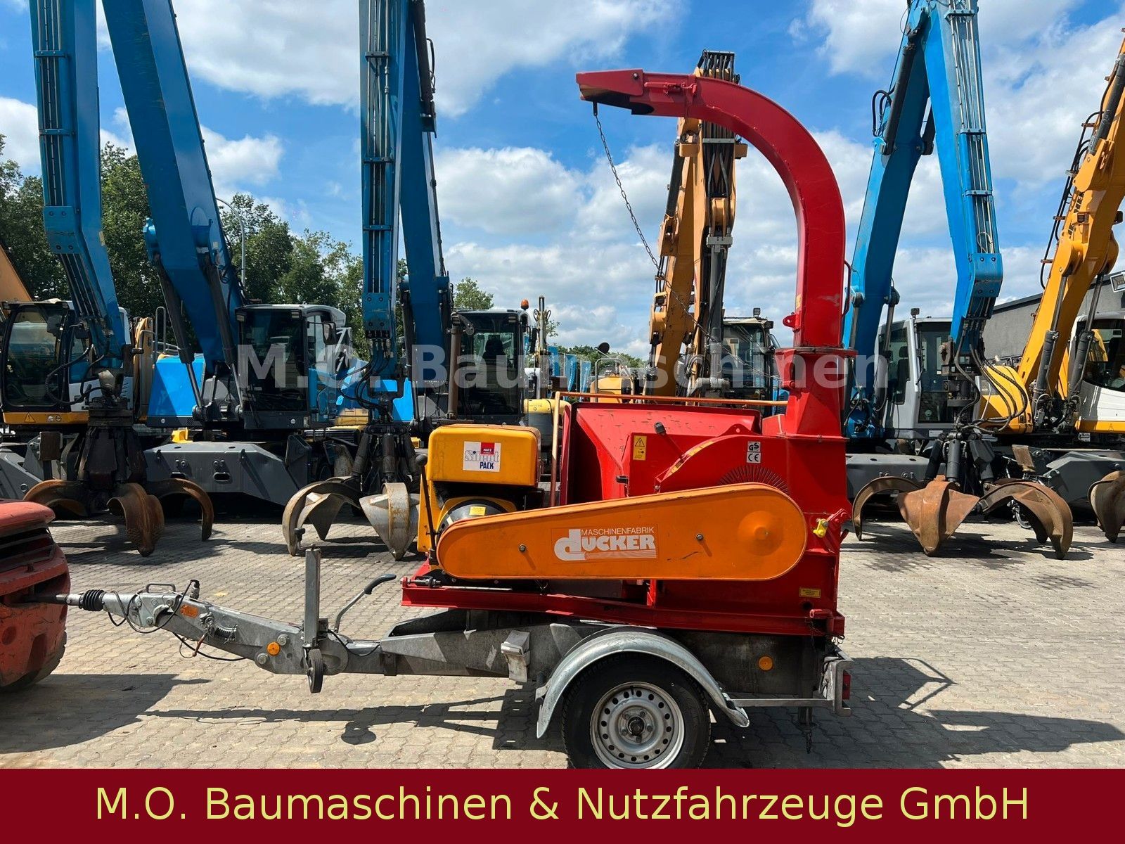 Fahrzeugabbildung Andere Dücker HM 200 / Holzhacker / 20 cm  / 8m³ /