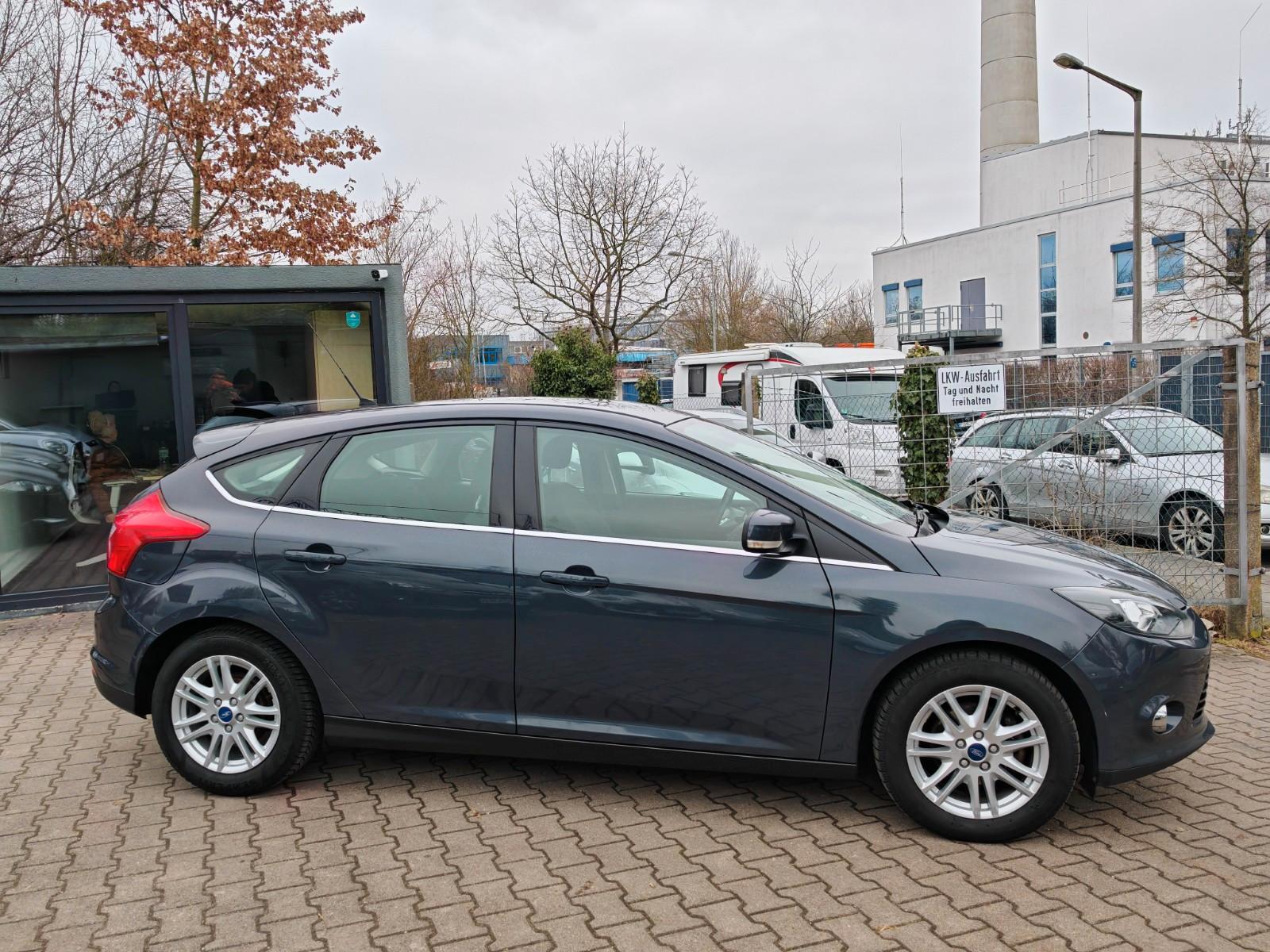 Ford Focus Lim. Titanium 1.6 TDCI EURO 5 TÜV. 12.2026