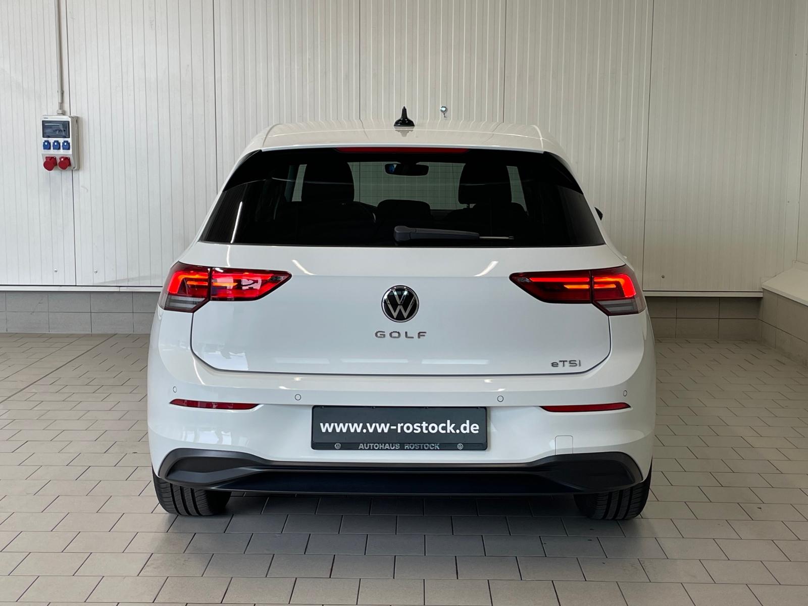 Volkswagen Golf VIII Life 1.0 eTSI DSG NAVI ACC SHZ, миниатюра 5