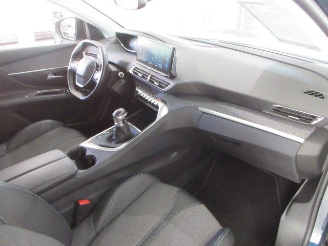 Fahrzeugabbildung Peugeot 5008 Allure Pack 1.2T NAVI/LED/SHZ/PDC/360°