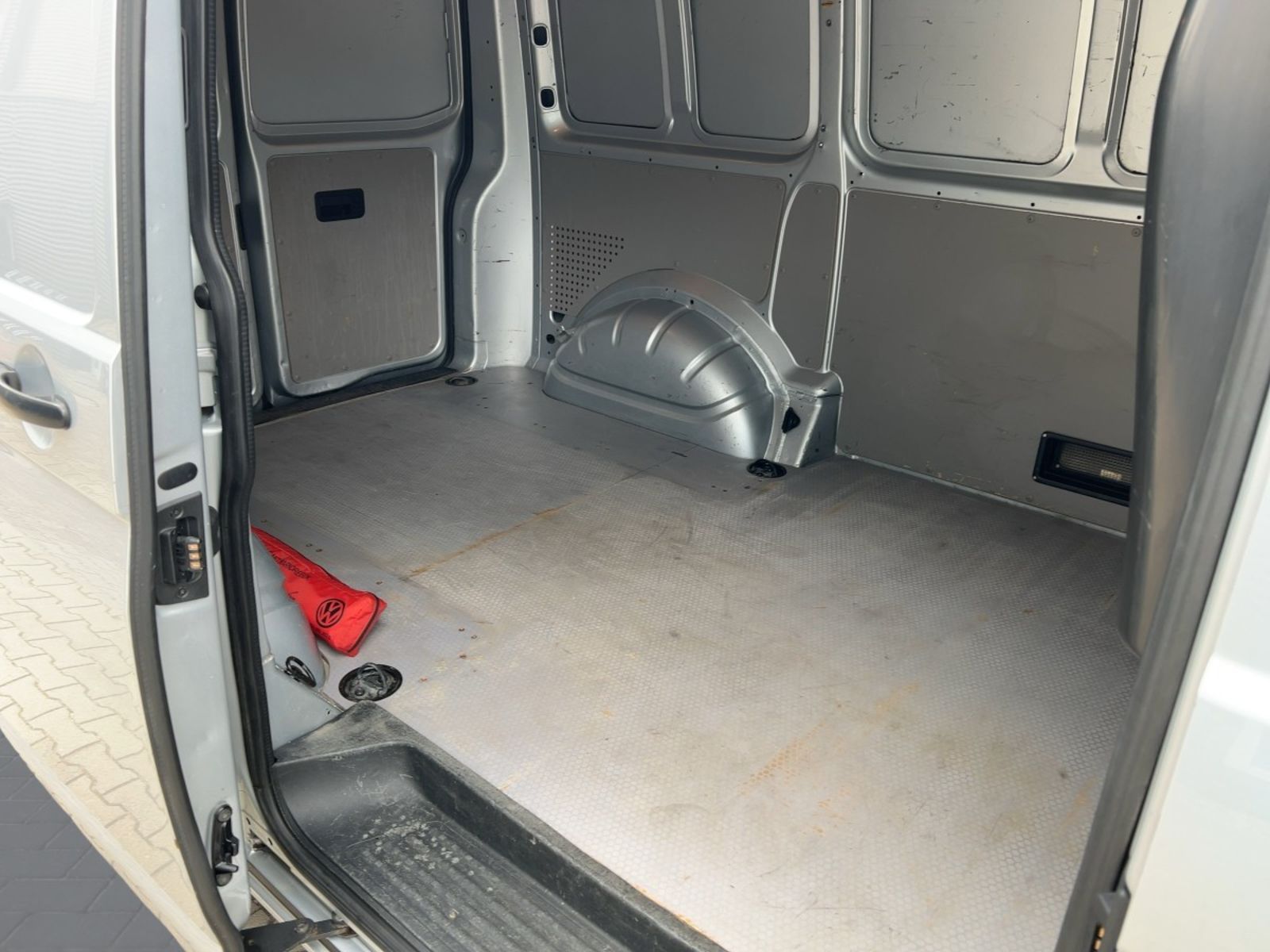 Fahrzeugabbildung Volkswagen T6 Transporter Kasten 2.0 TDI AHK PDC Klima