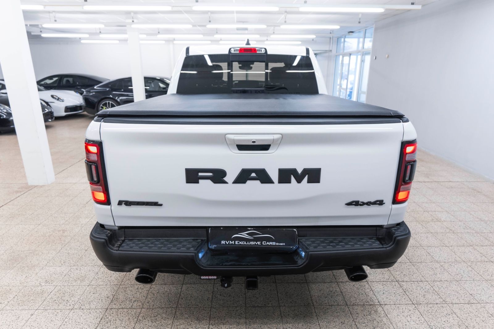 Fahrzeugabbildung Dodge RAM 1500 REBEL 5,7L CARPLAY KAM AHK M+S TEMPOMAT