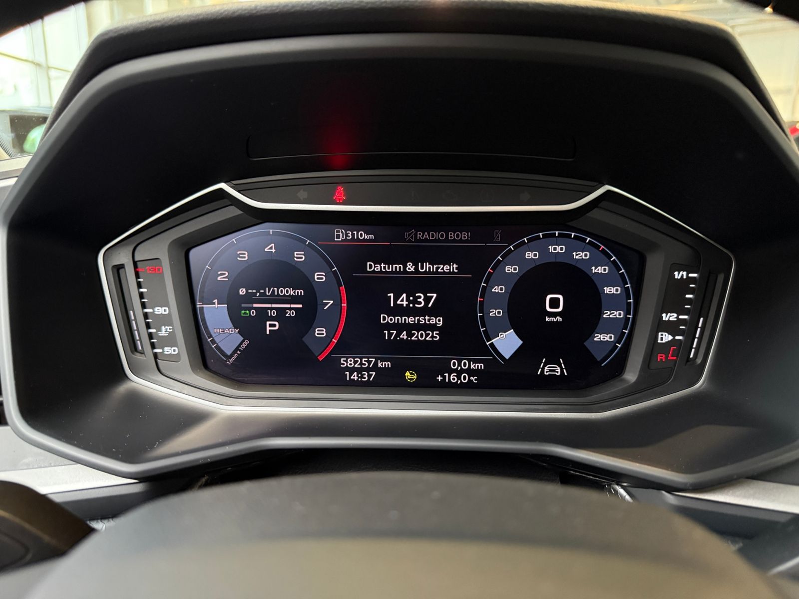 Fahrzeugabbildung Audi A1 Sportback 35 TFSI CARPLAY PDC SHZ