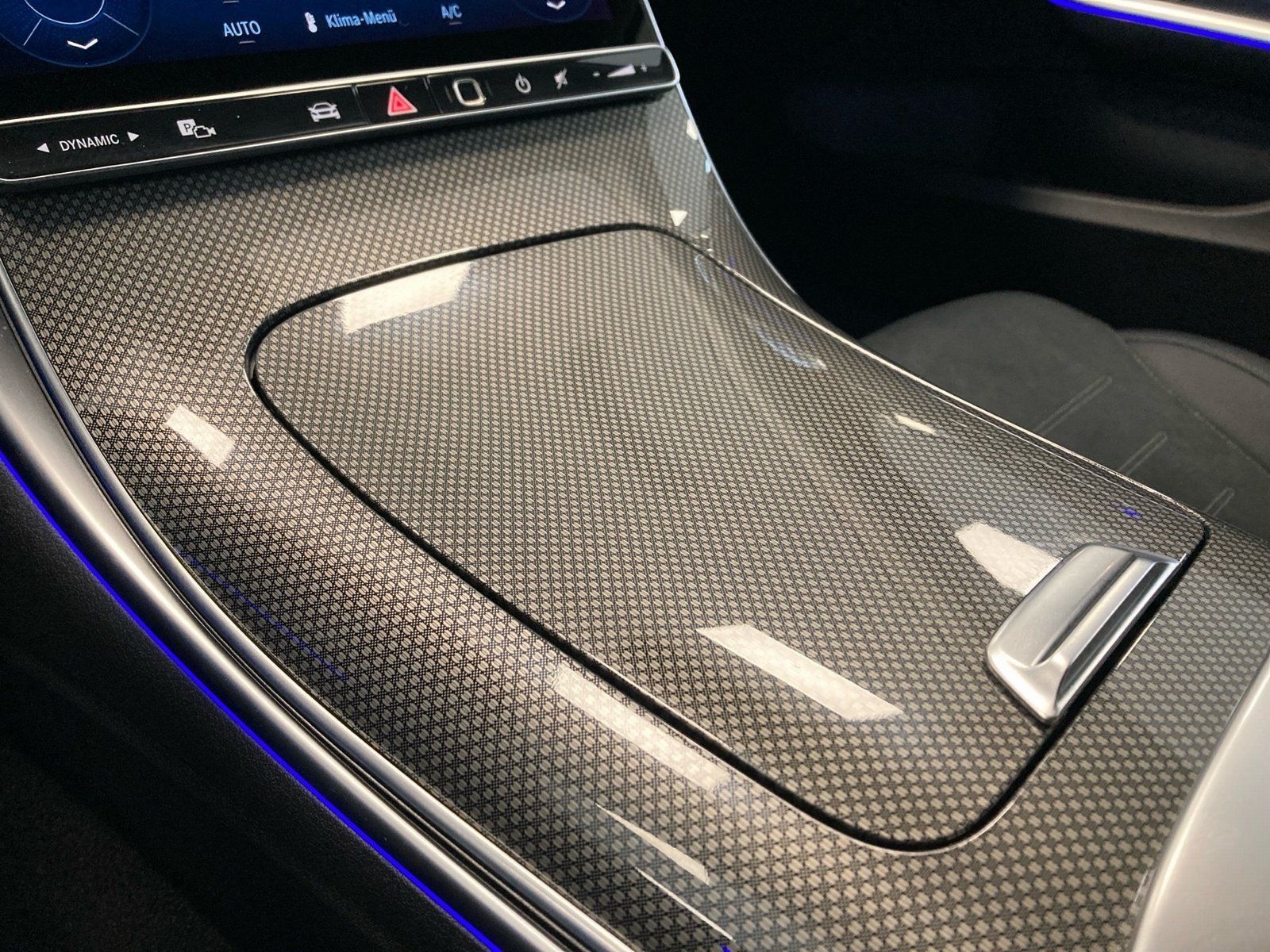 Fahrzeugabbildung Mercedes-Benz C 200 T AMG*AHK*Distro*360°*Night*Sound*Totwink*