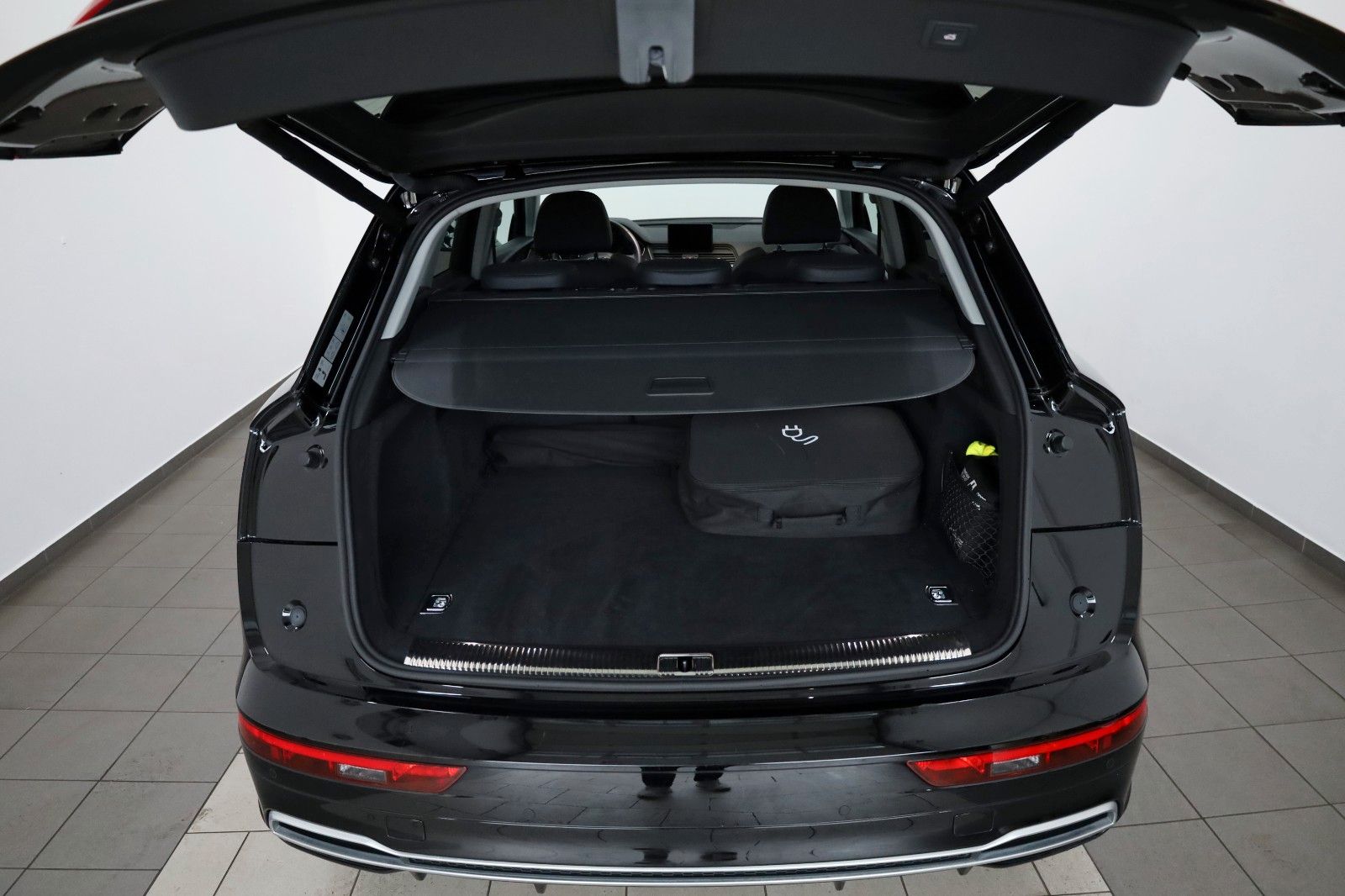 Fahrzeugabbildung Audi Q5 50 TFSI e quattro, S line,Navi,ACC,Panoram+WR