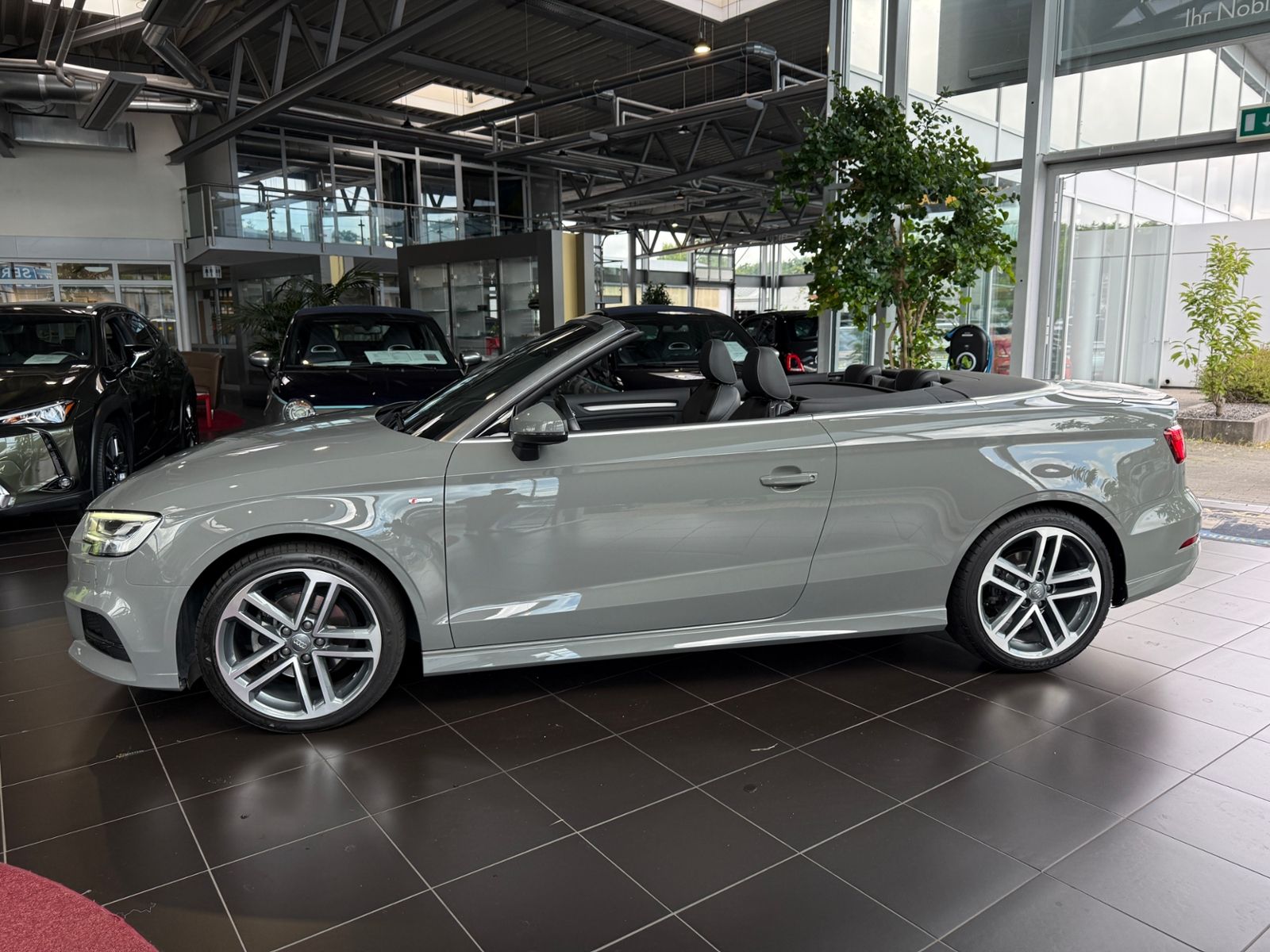Fahrzeugabbildung Audi A3 Cabriolet S-Line LED NAVI ALU
