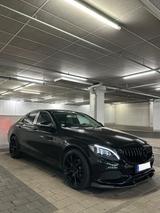 Mercedes-Benz 220 - Mercedes-Benz 220 mit Diesel-Antrieb: Limousine