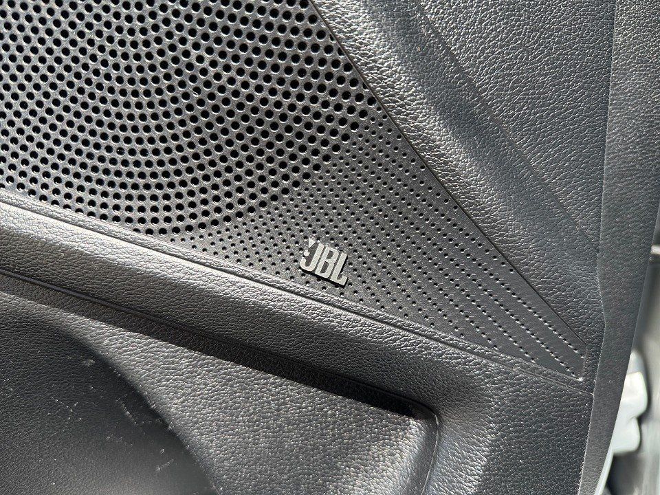 Fahrzeugabbildung Kia CEED KOMBI 1.5T 7DCT SPIRIT 1HD NAVI+LED+JBL+PDC