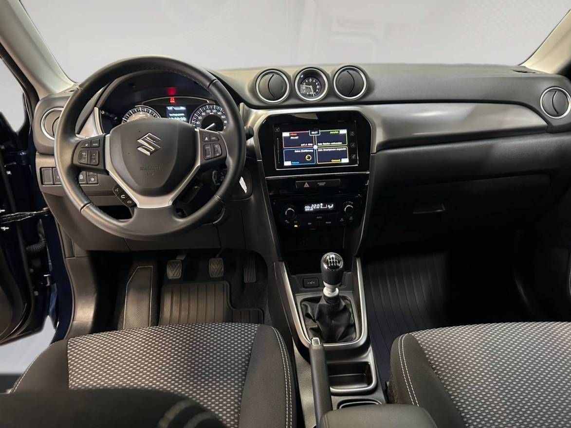 Fahrzeugabbildung Suzuki Vitara 1.4 Boosterjet Hybrid Comfort 'SHINKAI'
