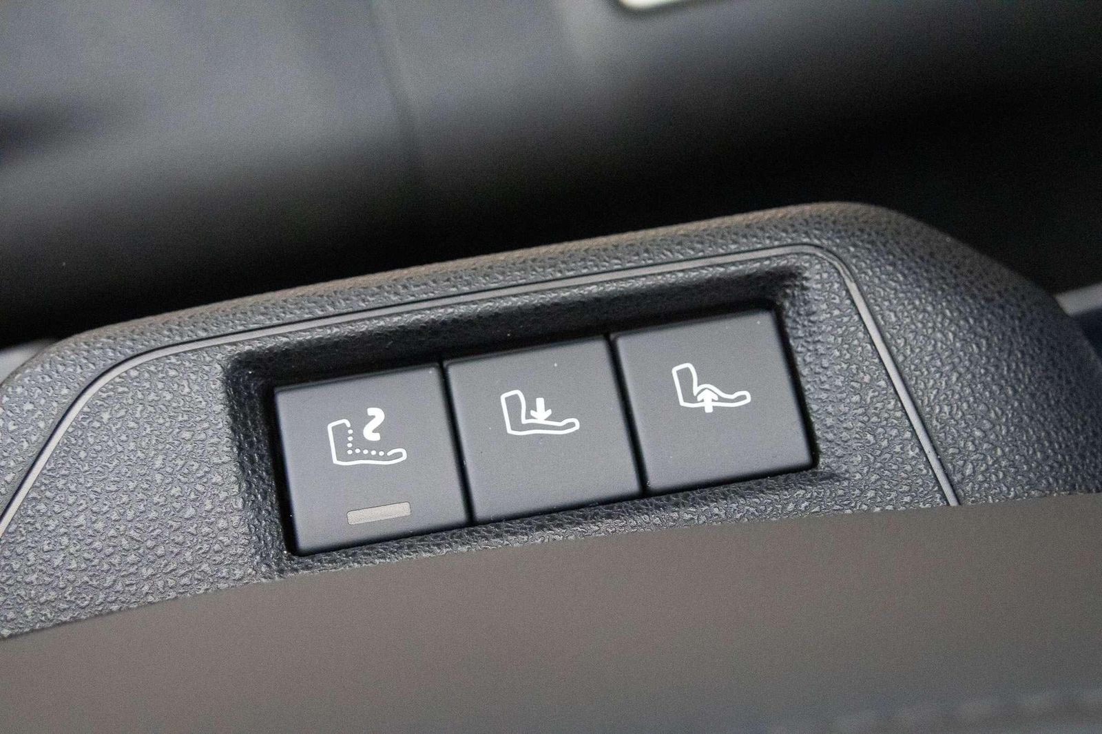 Fahrzeugabbildung Alfa Romeo Junior 1.2 VGT Ibrida Q4 vom AR Vertragshändler