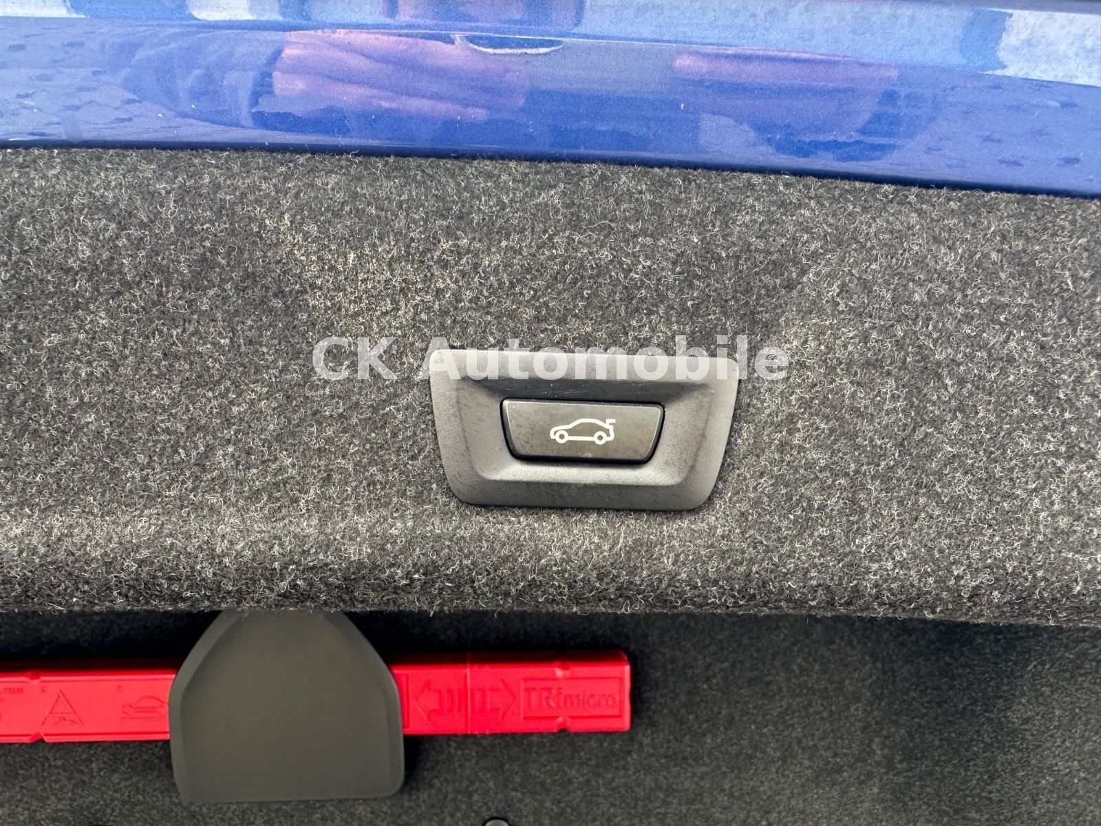 Fahrzeugabbildung BMW 330d Lim. M-Sport /Shadow-Line/Navi/Leder/LED