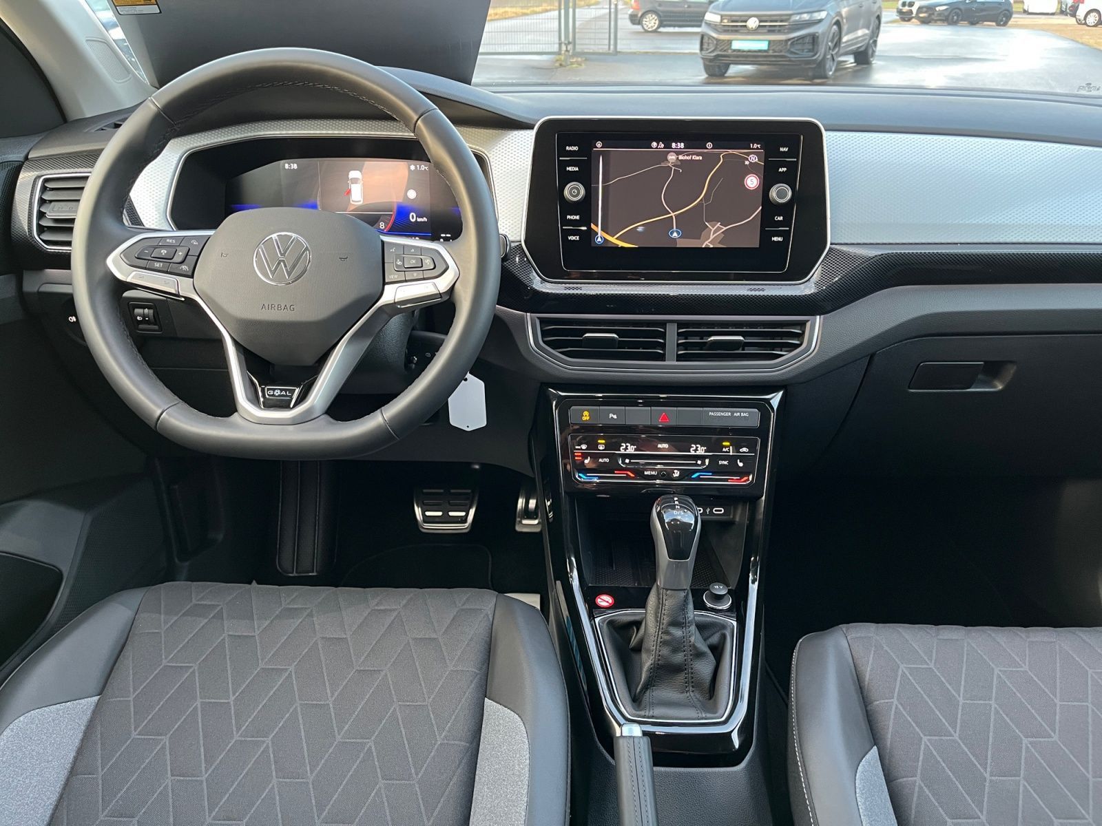 Volkswagen T-Cross - Bild 8