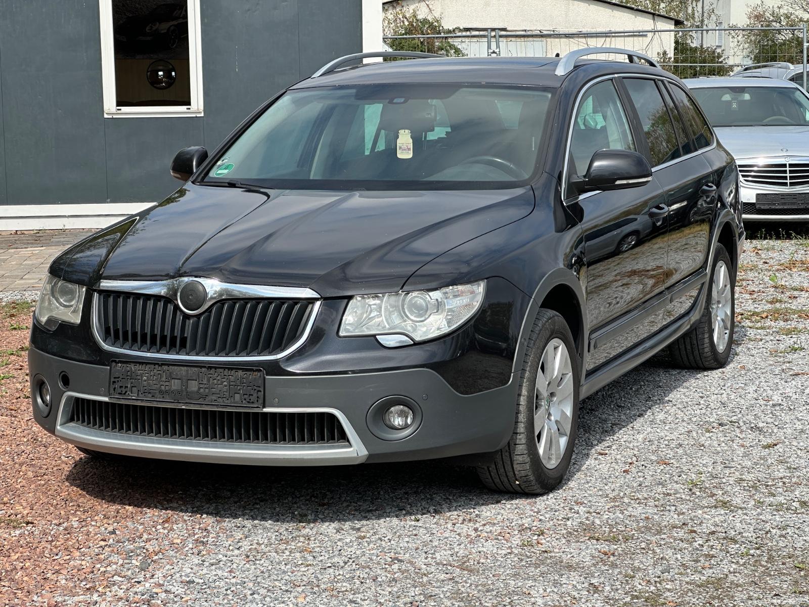 Skoda Superb Combi Elegance 4x4*PDC* Automatik*