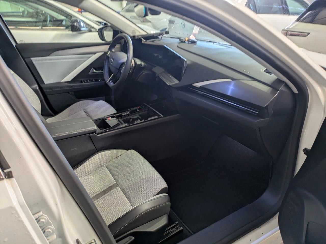 Fahrzeugabbildung Opel Astra L Lim. 1.2T ELEGANCE NAVI/LED/VIRTU./SPORT