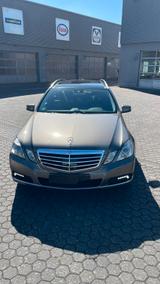 Mercedes-Benz E 200 CDI T BlueEFFICIENCY ELEGANCE ELEGANCE - Mercedes-Benz E 200: Cdi
