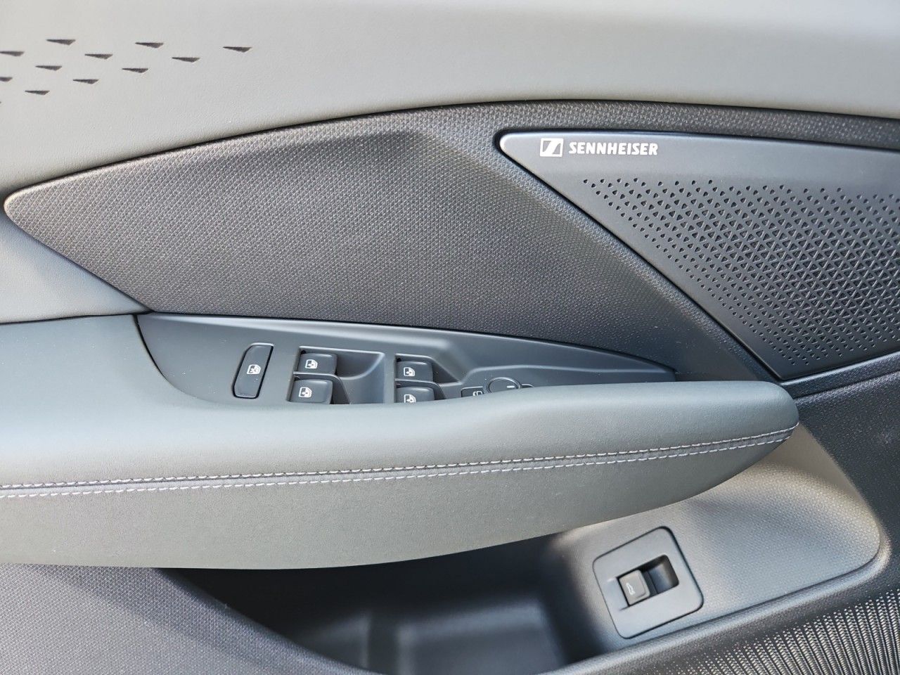 Fahrzeugabbildung CUPRA Terramar 2.0 TSI DSG 4Drive AHK,Sennheiser