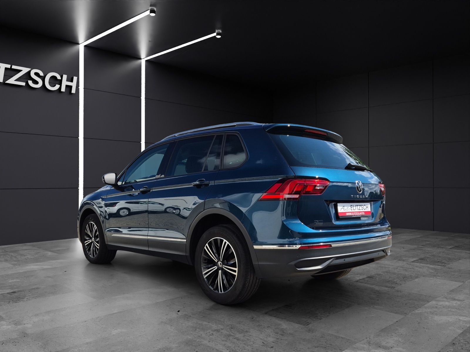 Fahrzeugabbildung Volkswagen Tiguan TDI Life DSG 4M LED AHK Navi ACC SHZ Park