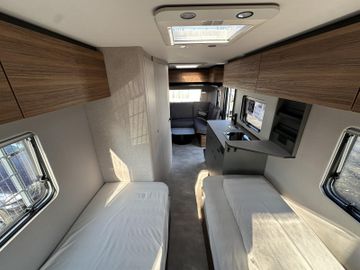 HYMER  ERIBA  HYMERCAR Eriba Novaline 495 GFKFahrradtrgBATTERAMBIENT