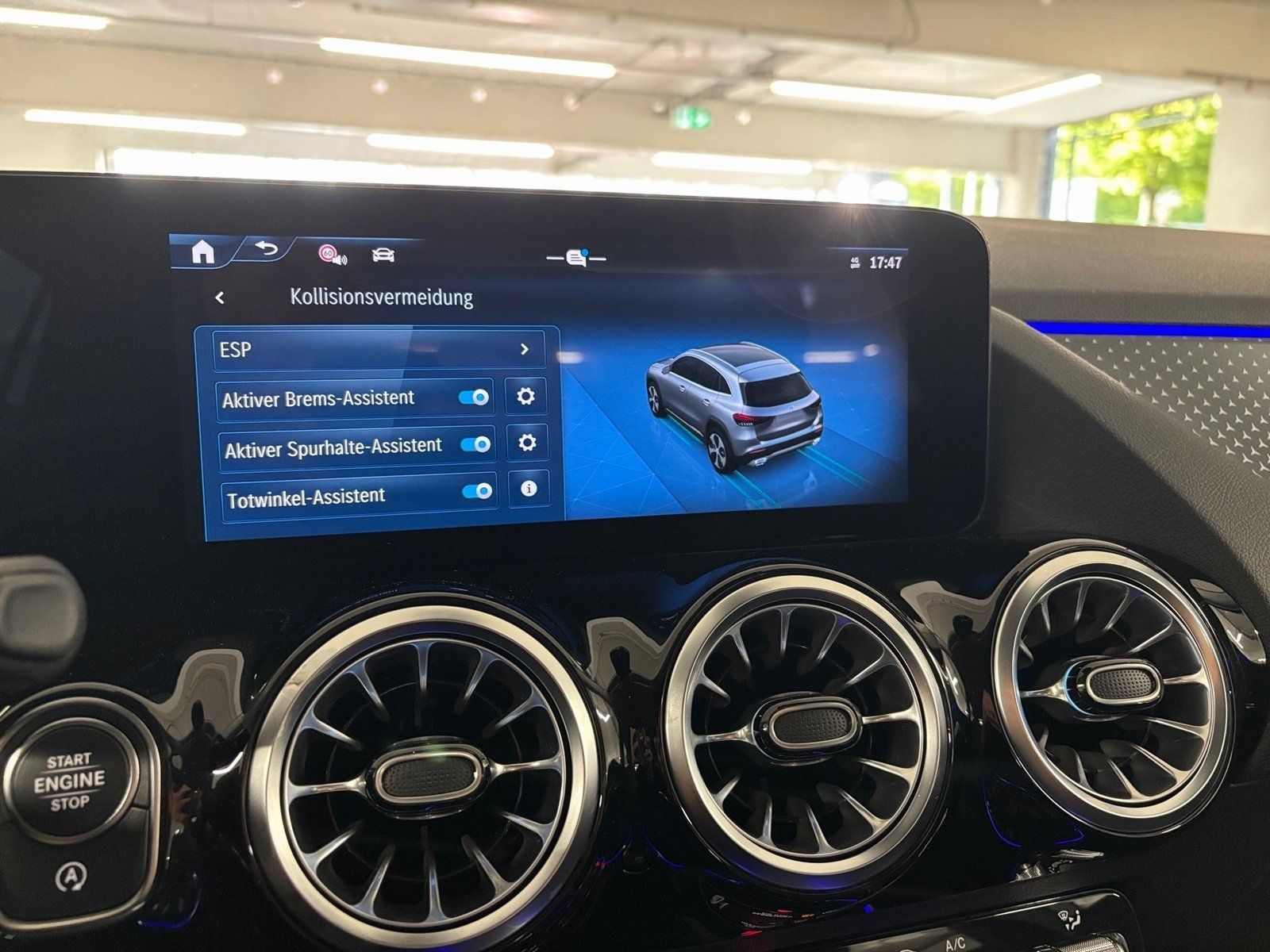 Fahrzeugabbildung Mercedes-Benz GLA 180 Progressive*AHK*Distro*Totwink*Multibeam