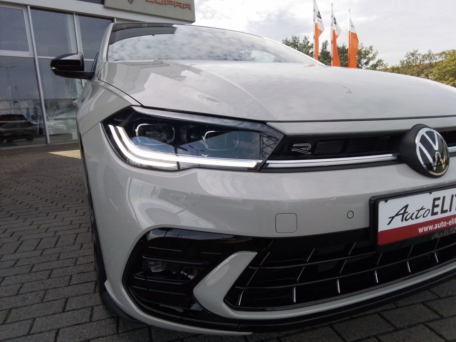 Fahrzeugabbildung Volkswagen Polo R-Line DSG NAVI LED AppConnect
