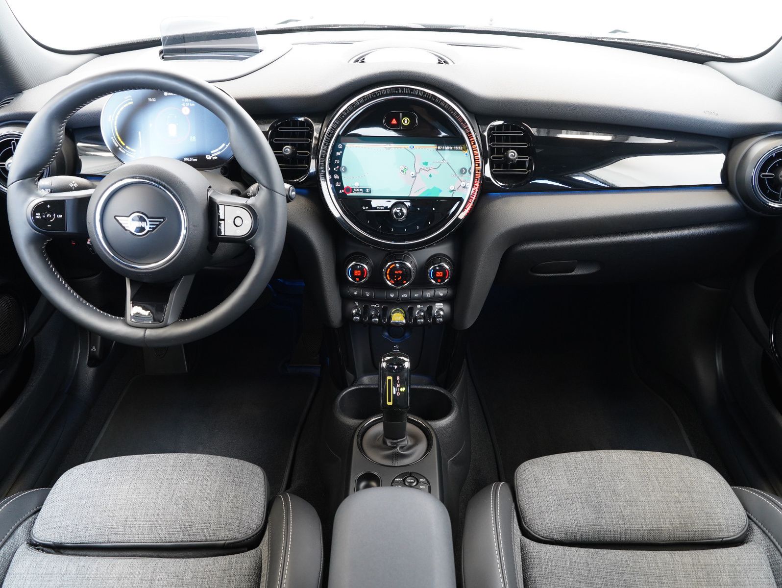 Fahrzeugabbildung MINI Cooper SE Classic Trim YOURS/LED/NAVI/WÄRMEPUMPE