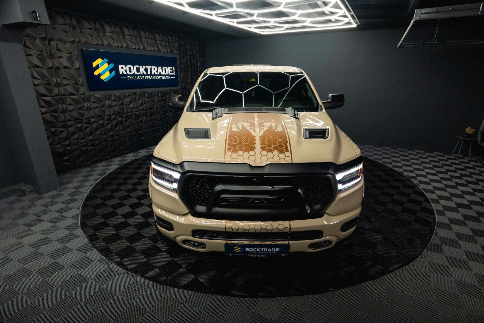 Fahrzeugabbildung Dodge RAM 5.7 V8 HEMI 4x4 OFFROAD LONGBED AXLE LOCK RC