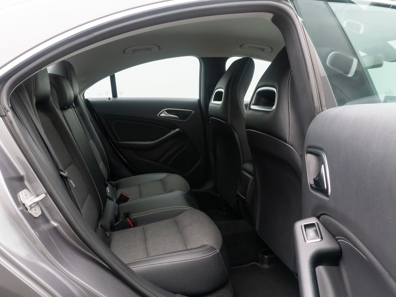 Fahrzeugabbildung Mercedes-Benz CLA 200 CDI NAVI Standhzng AudioSyst BerganfahrS