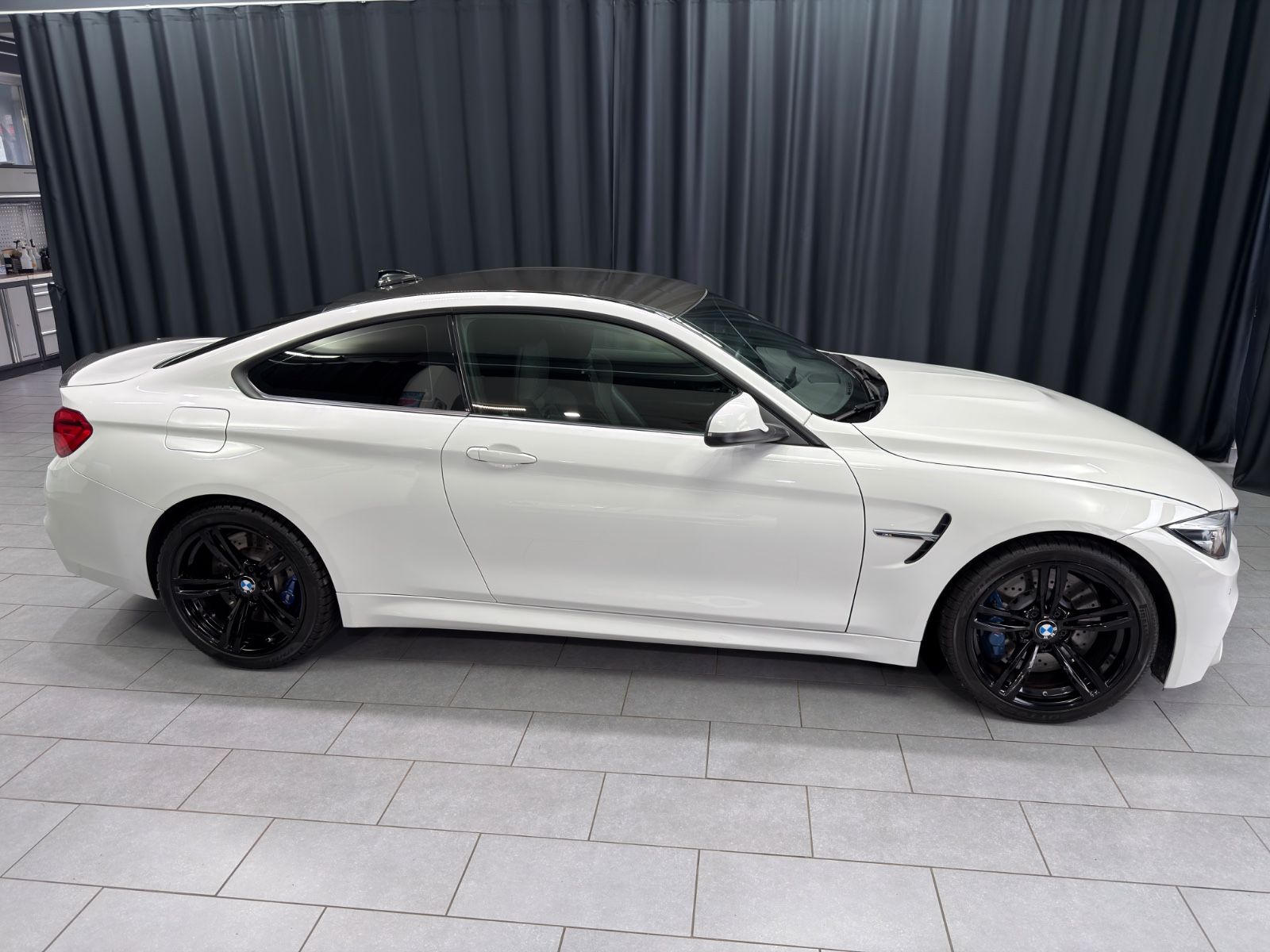 Fahrzeugabbildung BMW M4 Coupe DKG|NAVI|DEUTSCHES FAHRZEUG|LCI