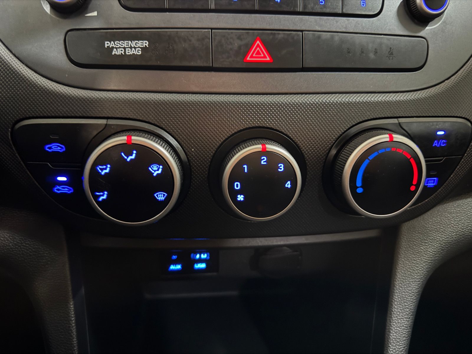 Fahrzeugabbildung Hyundai i10 CLASSIC FACELIFT MODELL TÜV BIS 03.2027