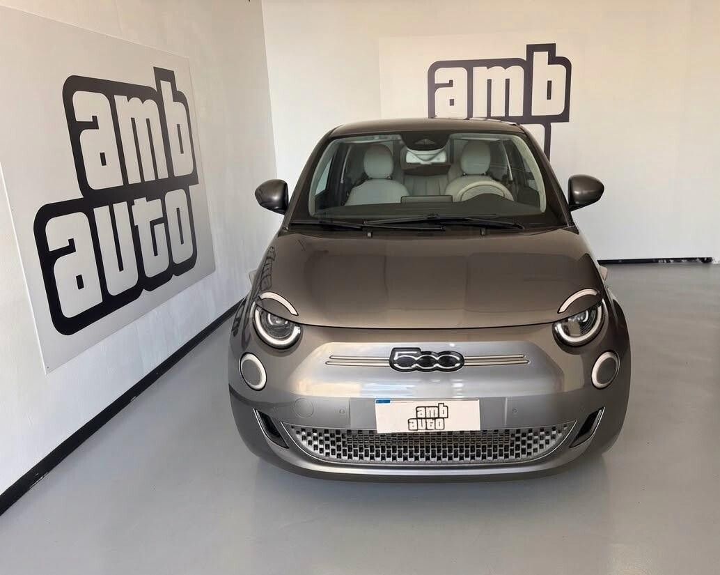 Fiat 500 500e 42 kWh La Prima imagem 2